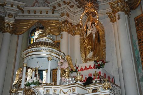 csiksomlyo_szuz_maria_szobor.jpg