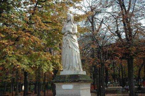 luxembourg_kert_noi_szobordsc_0015.jpg