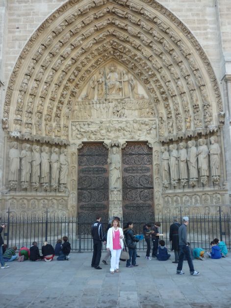 notre_dame_vegitelet_kapuja.jpg