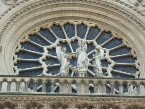 rozsaablak._notre-dame.jpg